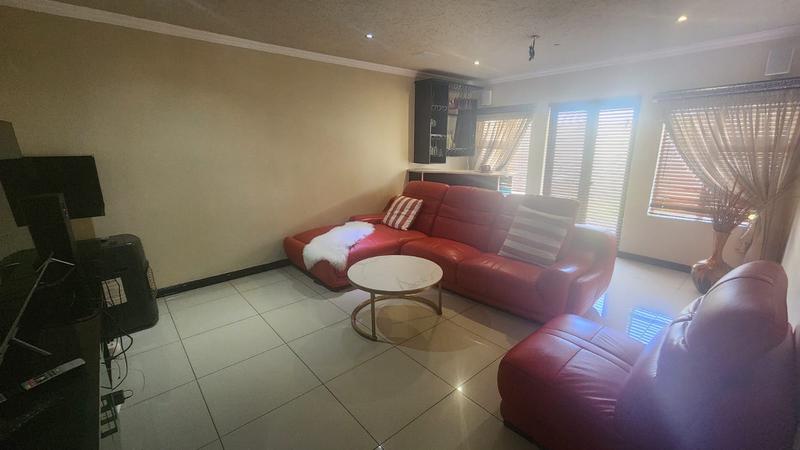 4 Bedroom Property for Sale in Zambezi Country Estate Gauteng