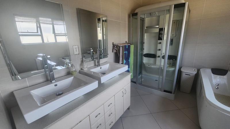 4 Bedroom Property for Sale in Zambezi Country Estate Gauteng