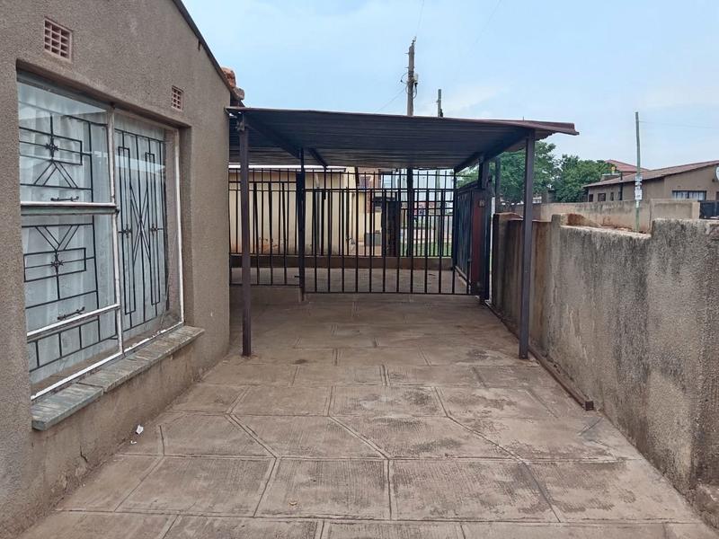 2 Bedroom Property for Sale in A P Khumalo Gauteng