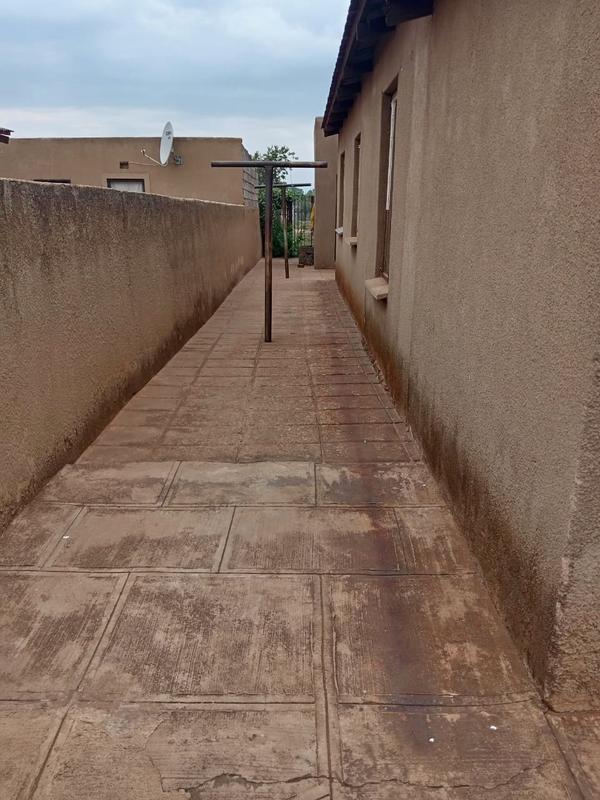 2 Bedroom Property for Sale in A P Khumalo Gauteng