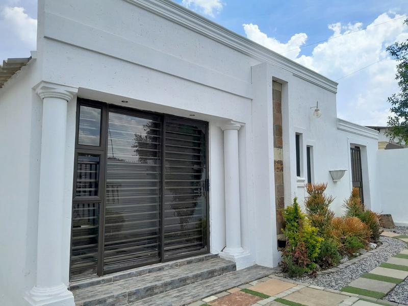 2 Bedroom Property for Sale in Chiawelo Gauteng