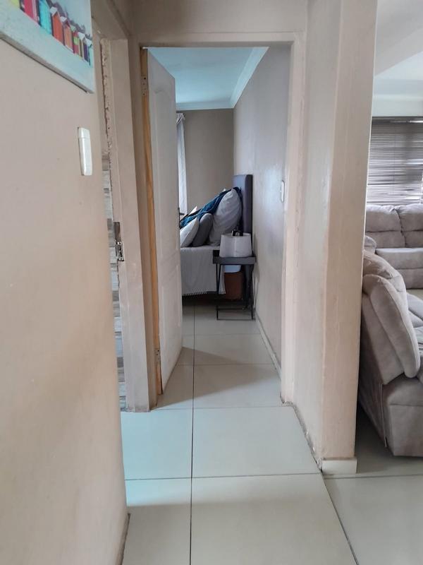 2 Bedroom Property for Sale in Chiawelo Gauteng