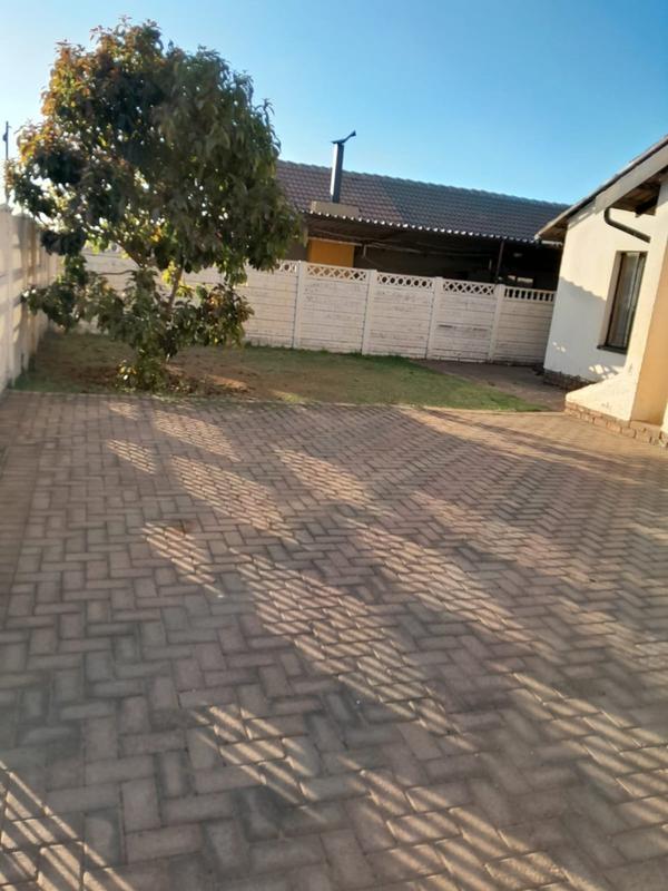 3 Bedroom Property for Sale in Kagiso Gauteng