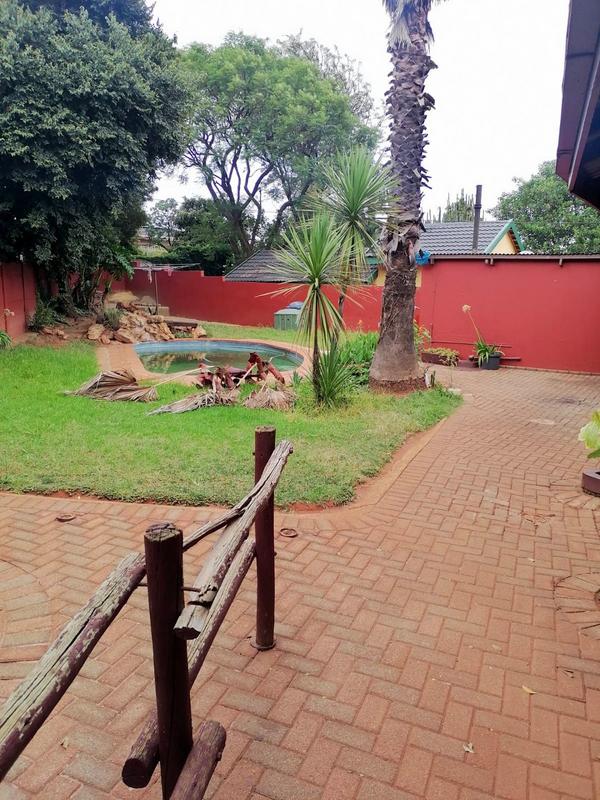 3 Bedroom Property for Sale in Lindhaven Gauteng