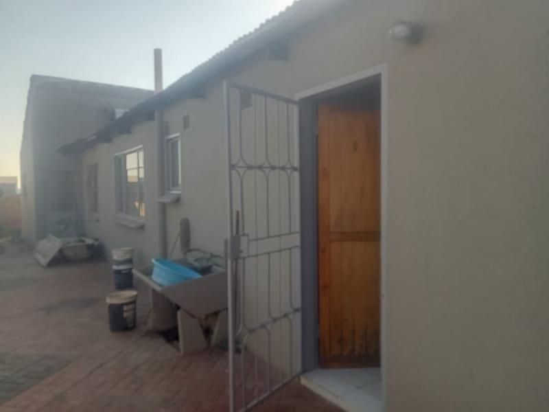 To Let 3 Bedroom Property for Rent in Vosloorus Gauteng