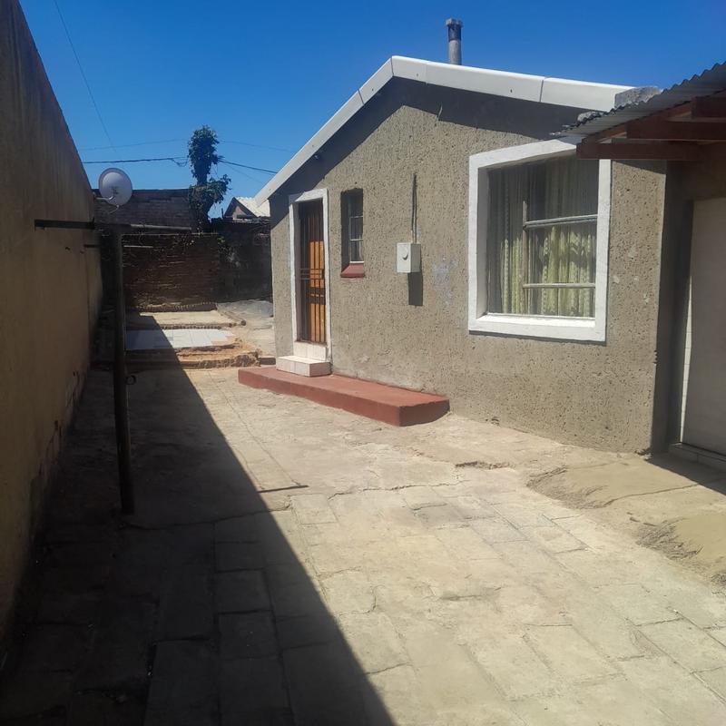 2 Bedroom Property for Sale in Diepkloof Gauteng