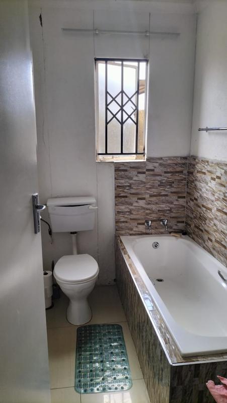 To Let 3 Bedroom Property for Rent in Protea Glen Gauteng