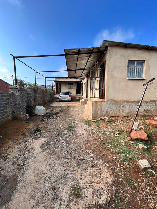 5 Bedroom Property for Sale in Orange Farm Gauteng