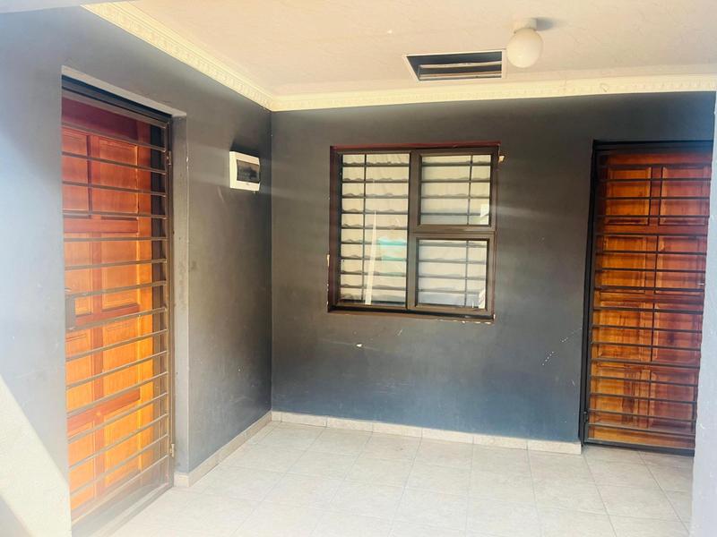 7 Bedroom Property for Sale in Cosmo City Gauteng