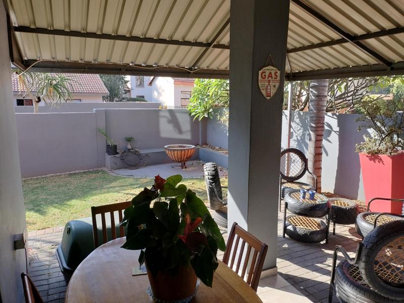 To Let 4 Bedroom Property for Rent in Pierre Van Ryneveld Gauteng