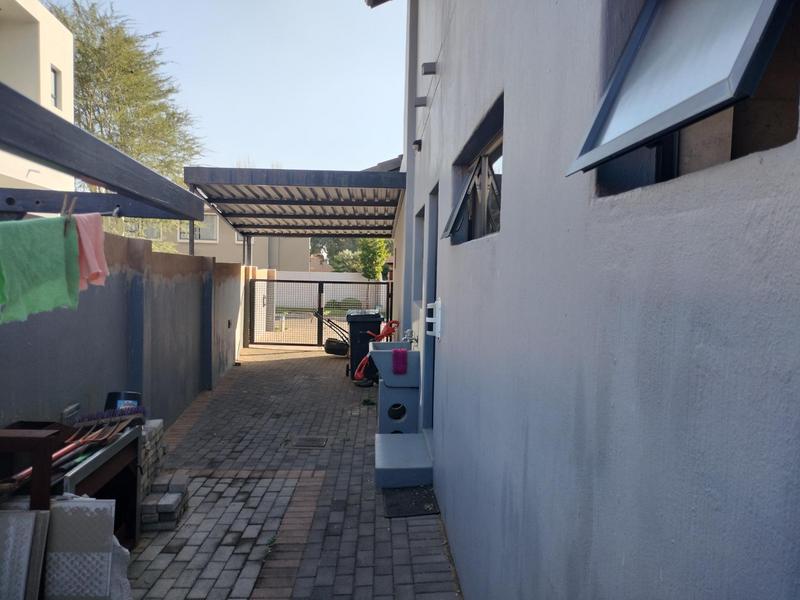 To Let 4 Bedroom Property for Rent in Pierre Van Ryneveld Gauteng