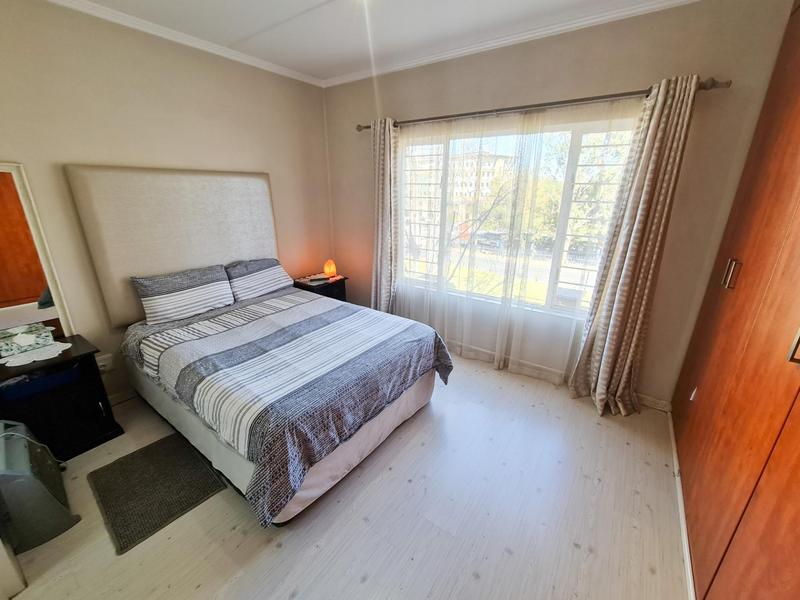 2 Bedroom Property for Sale in Sunninghill Gauteng