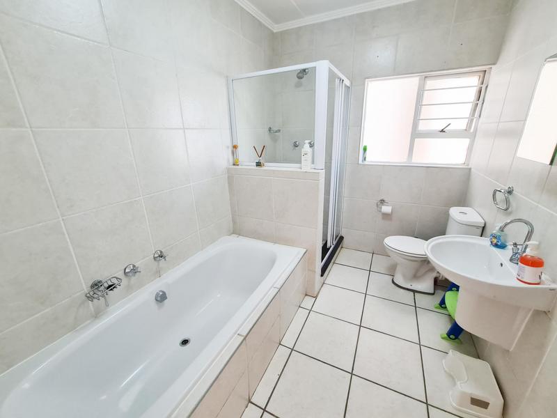 2 Bedroom Property for Sale in Sunninghill Gauteng