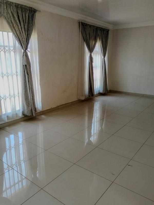 To Let 3 Bedroom Property for Rent in Rondebult Gauteng