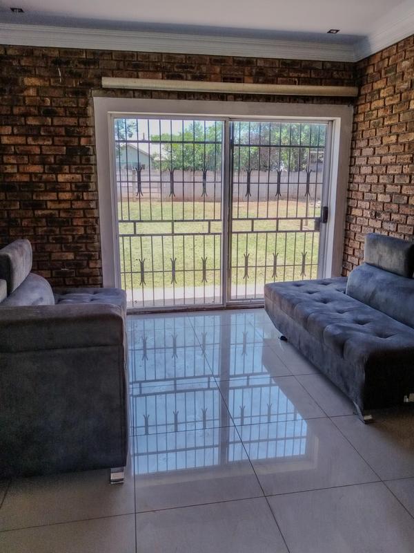 To Let 3 Bedroom Property for Rent in Rondebult Gauteng