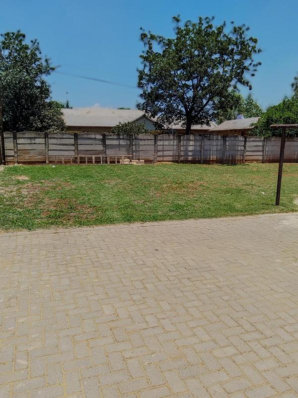 To Let 3 Bedroom Property for Rent in Rondebult Gauteng