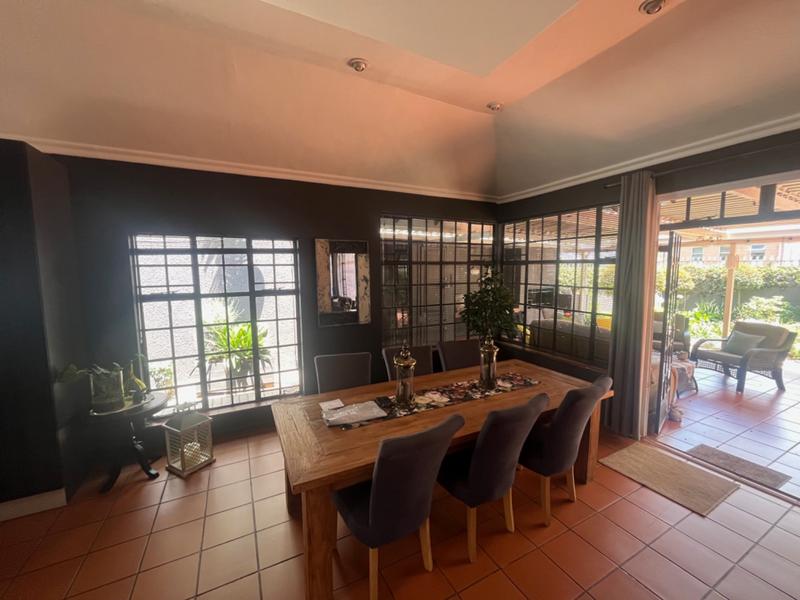 To Let 4 Bedroom Property for Rent in Waterkloof A H Gauteng