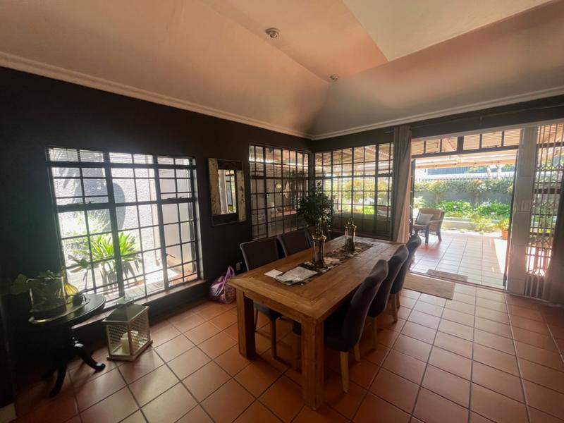 To Let 4 Bedroom Property for Rent in Waterkloof A H Gauteng