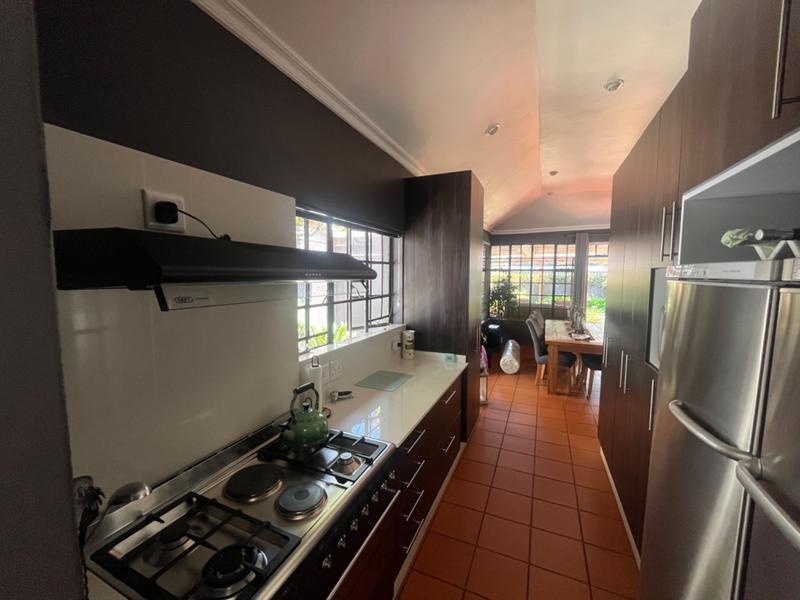 To Let 4 Bedroom Property for Rent in Waterkloof A H Gauteng