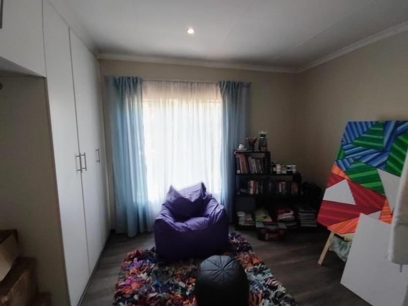 2 Bedroom Property for Sale in Annlin Gauteng