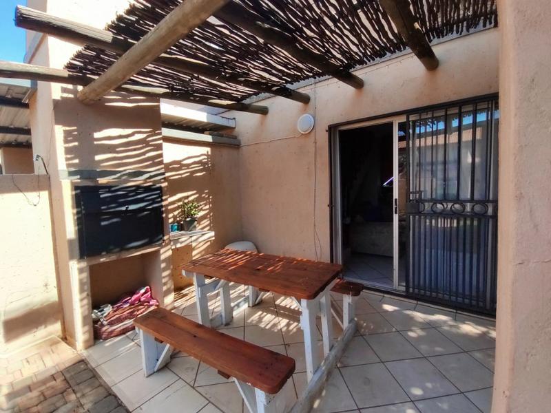 2 Bedroom Property for Sale in Annlin Gauteng