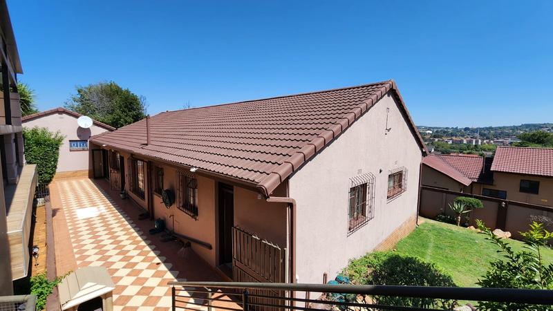 2 Bedroom Property for Sale in Glenvista Gauteng