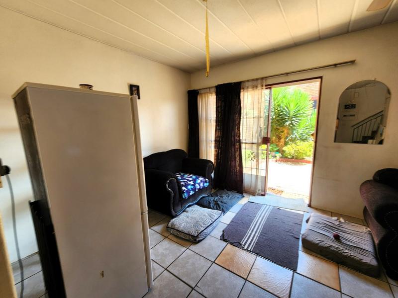 2 Bedroom Property for Sale in Dorandia Gauteng