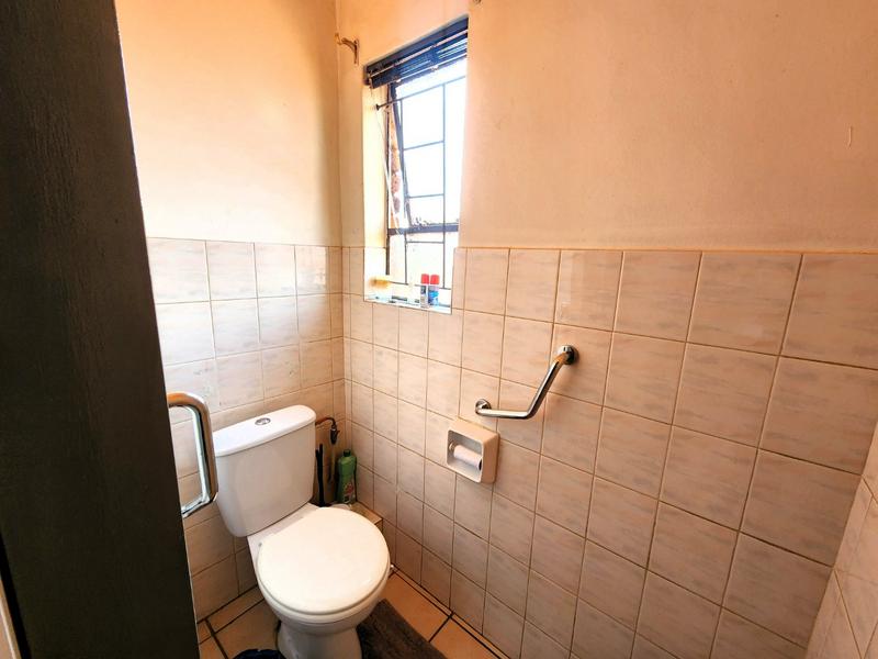 2 Bedroom Property for Sale in Dorandia Gauteng