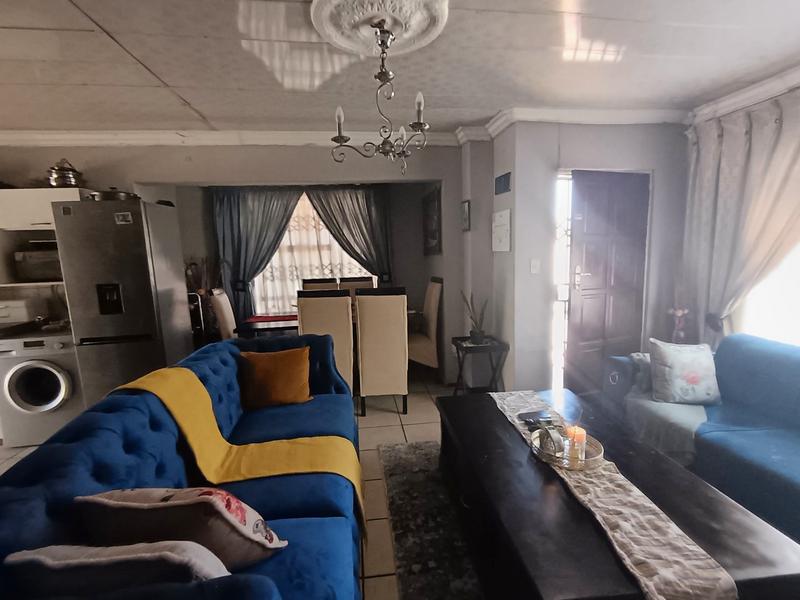 2 Bedroom Property for Sale in Karenpark Gauteng