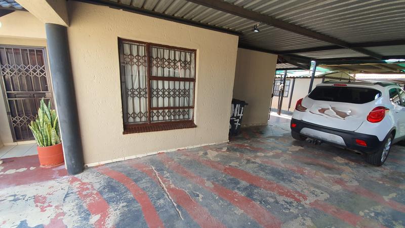 2 Bedroom Property for Sale in Karenpark Gauteng