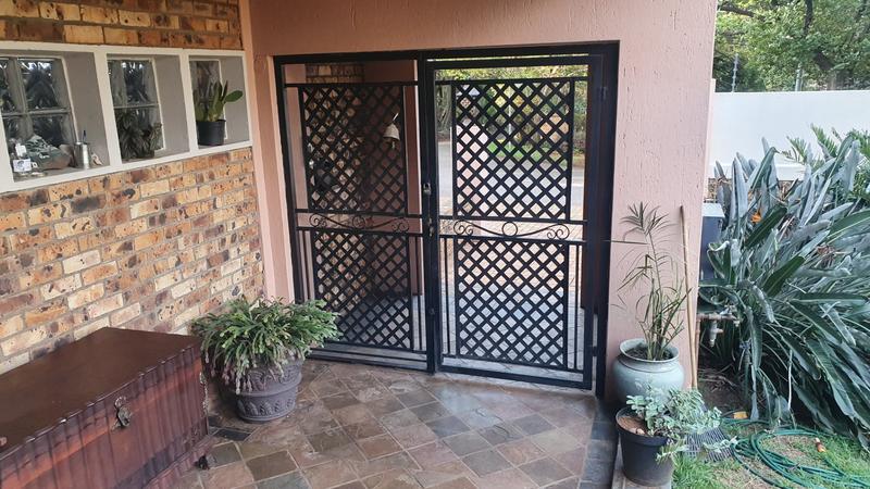 5 Bedroom Property for Sale in Ninapark Gauteng