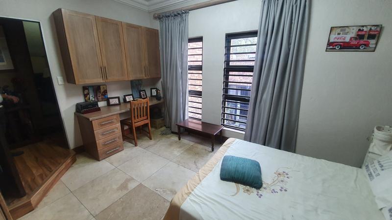 5 Bedroom Property for Sale in Ninapark Gauteng