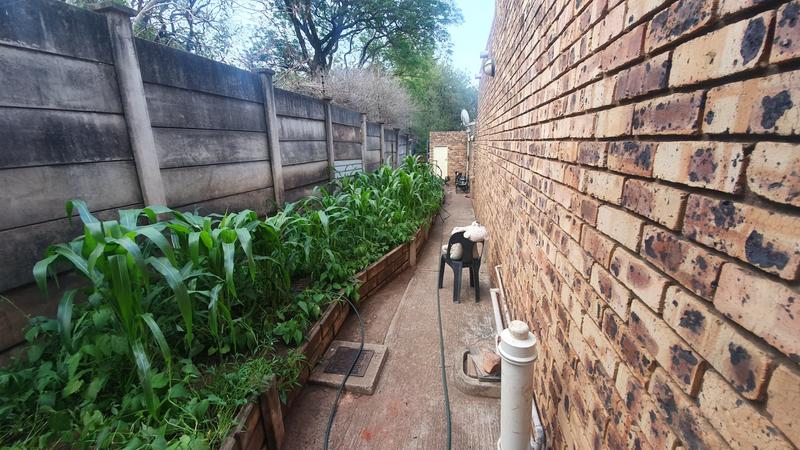 5 Bedroom Property for Sale in Ninapark Gauteng