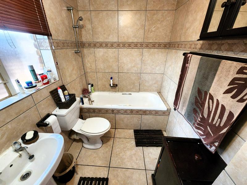 1 Bedroom Property for Sale in The Orchards Gauteng