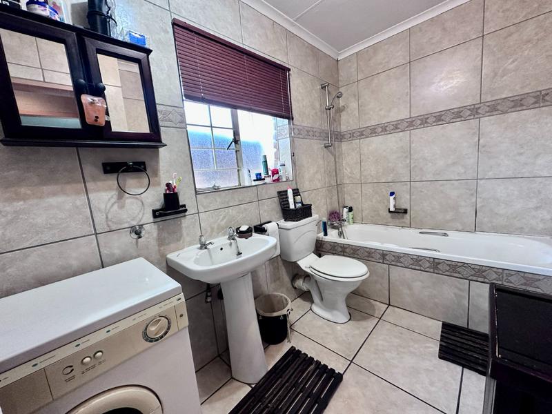 1 Bedroom Property for Sale in The Orchards Gauteng