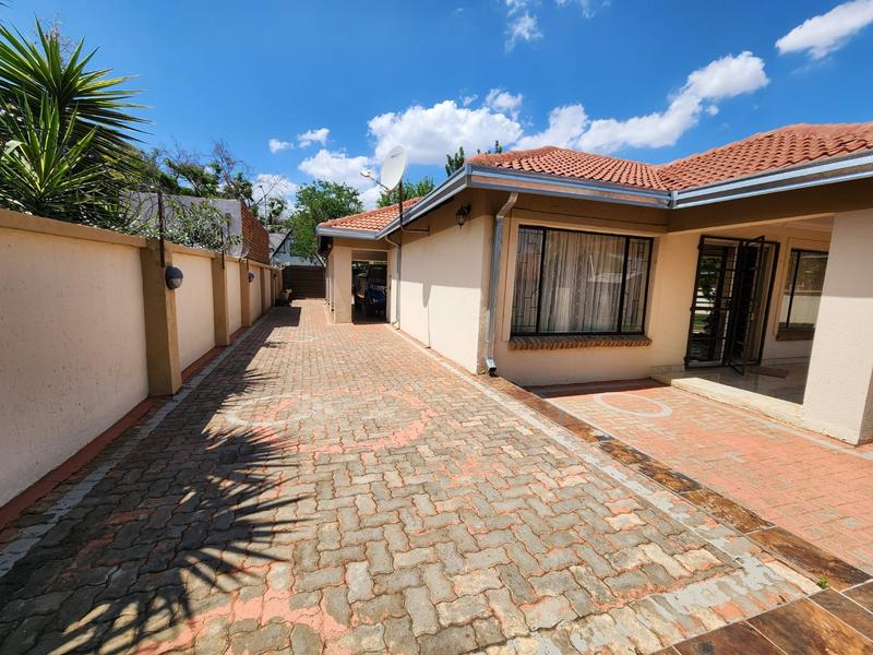 3 Bedroom Property for Sale in Theresa Park Gauteng