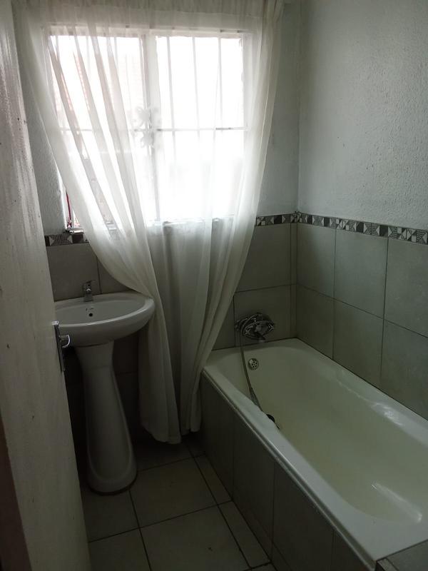 2 Bedroom Property for Sale in Dawn Park Gauteng