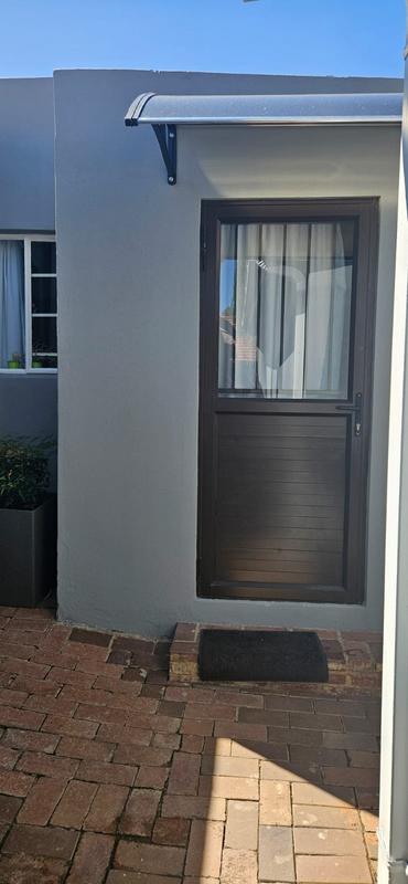 To Let 1 Bedroom Property for Rent in Waverley Gauteng