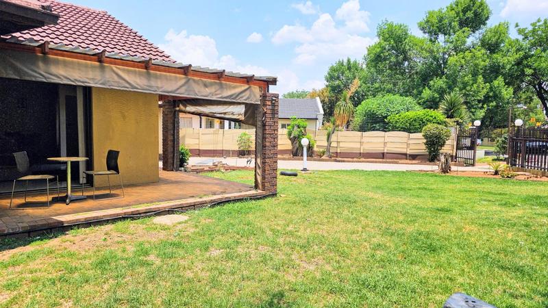 3 Bedroom Property for Sale in Buurendal Gauteng