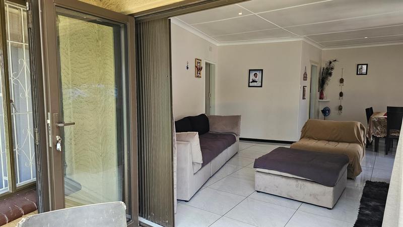 3 Bedroom Property for Sale in Buurendal Gauteng