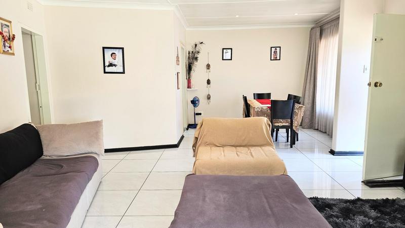 3 Bedroom Property for Sale in Buurendal Gauteng