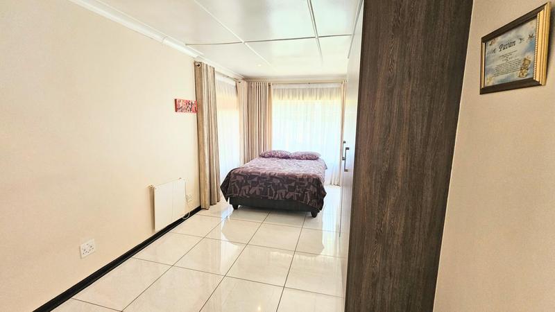 3 Bedroom Property for Sale in Buurendal Gauteng