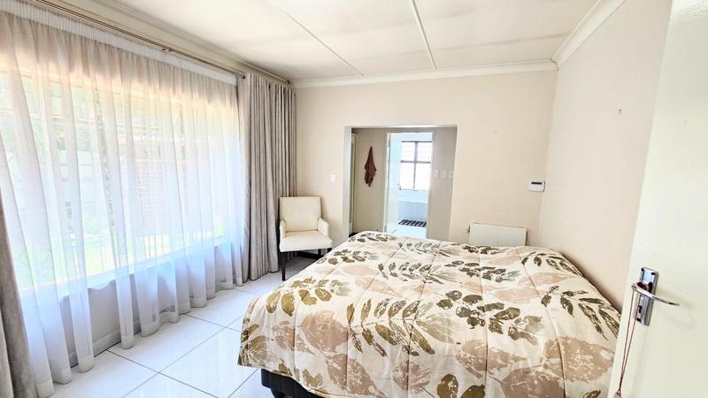 3 Bedroom Property for Sale in Buurendal Gauteng