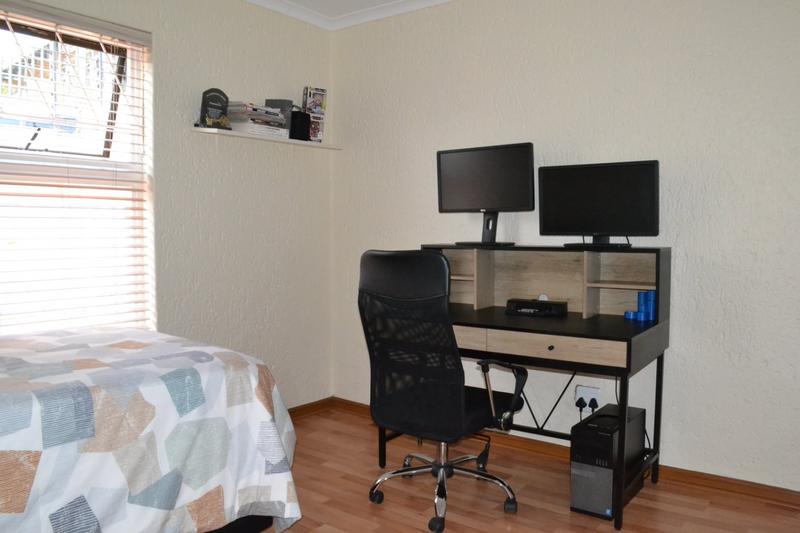 2 Bedroom Property for Sale in Rangeview Gauteng