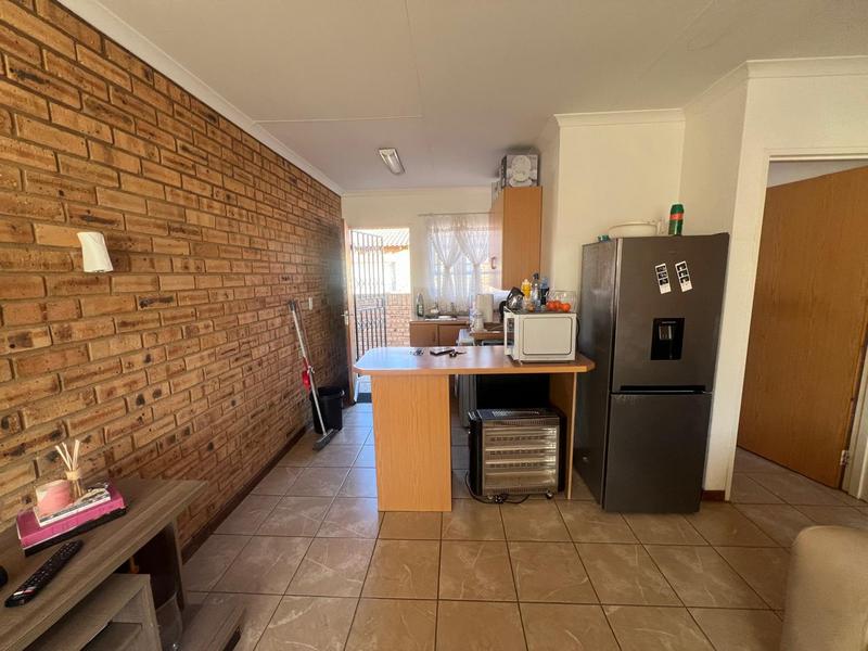 2 Bedroom Property for Sale in Finsbury Gauteng