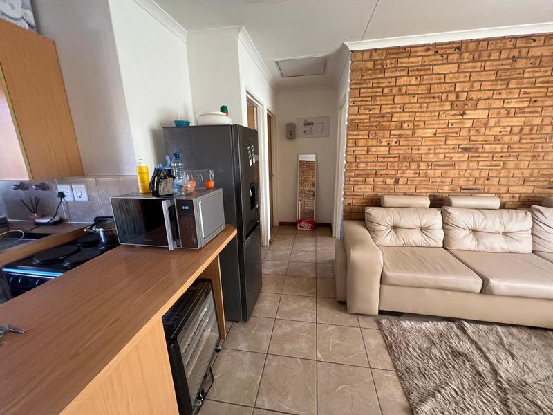 2 Bedroom Property for Sale in Finsbury Gauteng