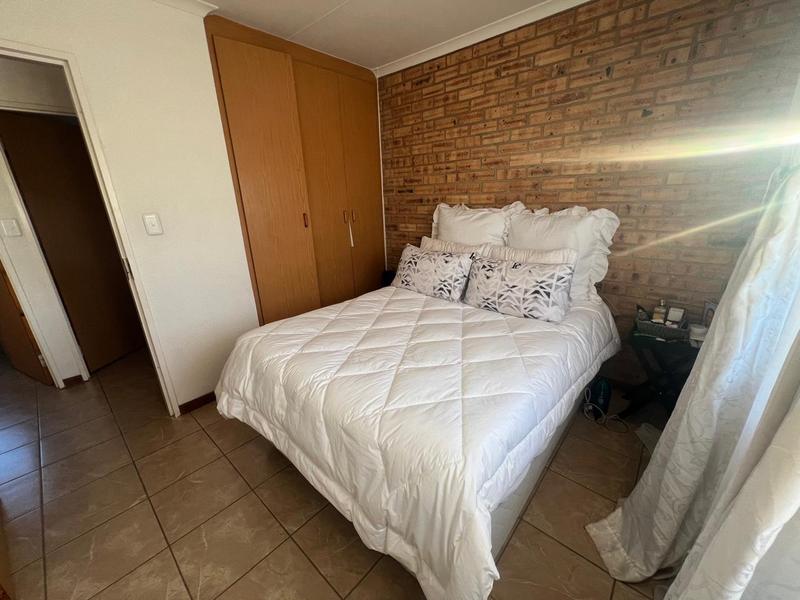 2 Bedroom Property for Sale in Finsbury Gauteng