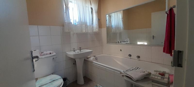 2 Bedroom Property for Sale in Weltevreden Park Gauteng