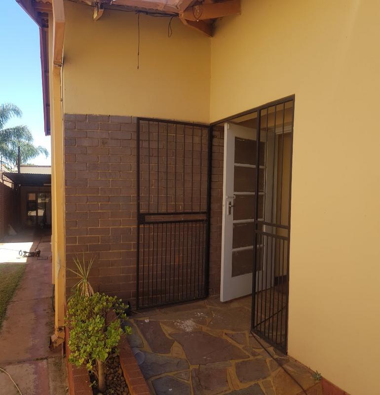 4 Bedroom Property for Sale in Pretoria Gardens Gauteng