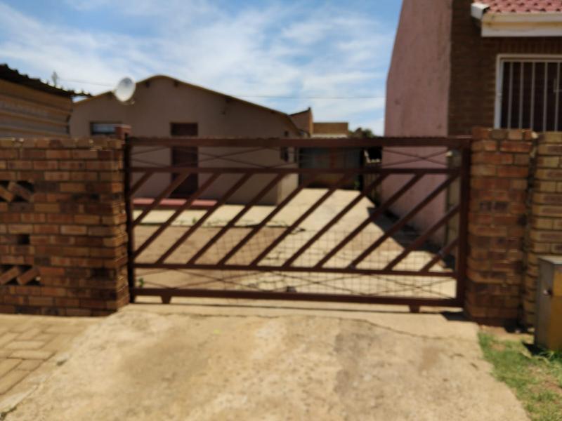 2 Bedroom Property for Sale in Sebokeng Unit 3 Gauteng